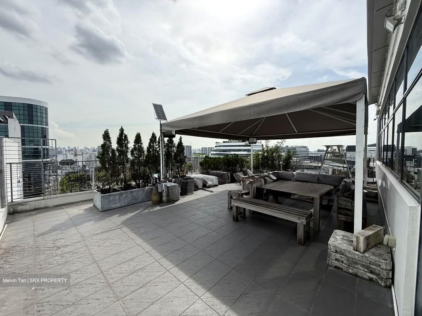 UB. One (D14), Factory #561291911